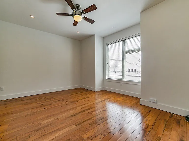 1614 Ogden St — Photo 10