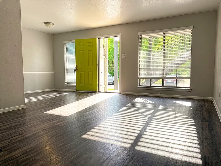 Creeks Edge Apartments — Photo 28