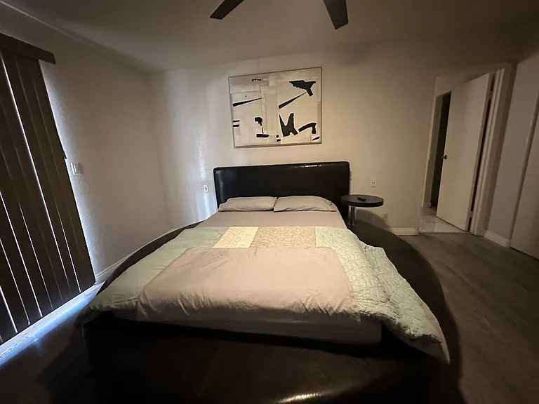 1505 Hialeah Dr — Photo 29