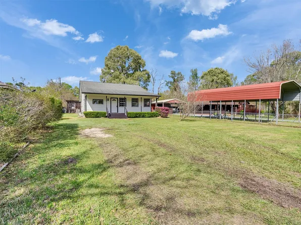 215 Sparkling Water Dr, Huffman, TX 77336