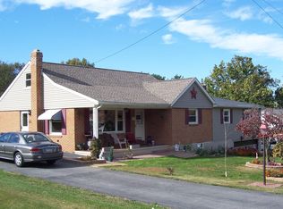 50 Woodside Dr, York, PA 17402