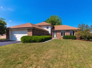 12142 Black Pine Trl, Homer Glen, IL 60491