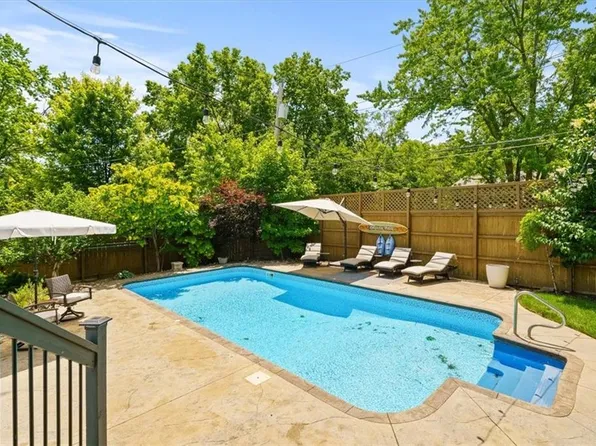 10319 W 92nd Pl, Overland Park, KS 66214