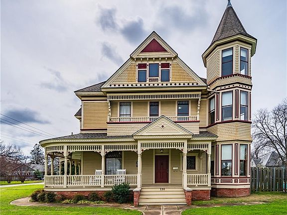 2nd image of 130 Corsicana St