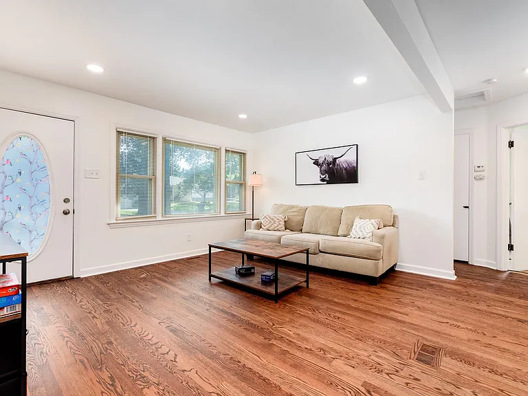 4423 Vance Ave — Photo 6
