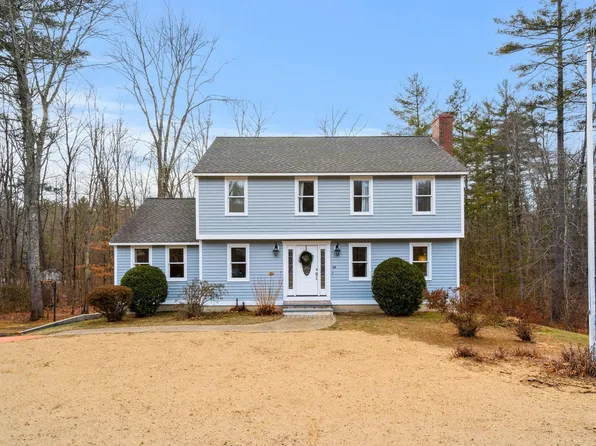 44 Dumbarton Oaks Road, Stratham, NH 03885