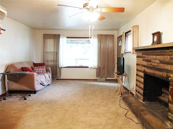 4th image of 205 Elaine Dr