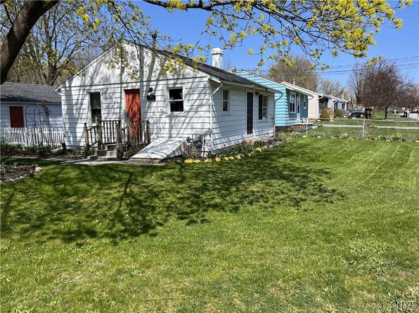 703 Forbes Ave, Chittenango, NY 13037