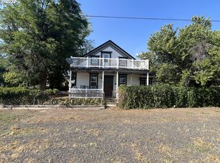 902 B St, Fossil, OR 97830