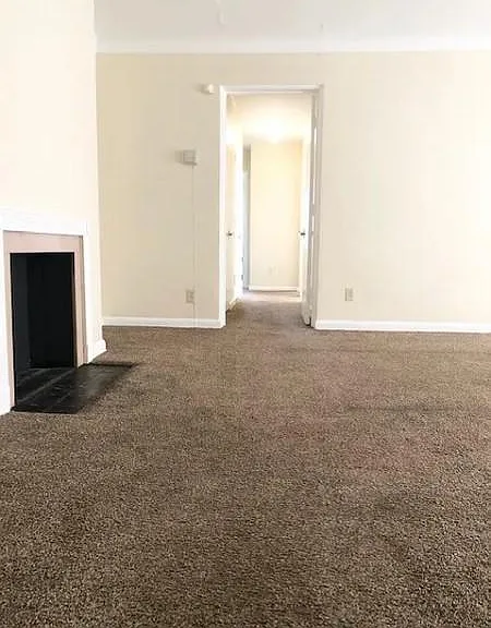 2535 W Bancroft St #8 — Photo 3
