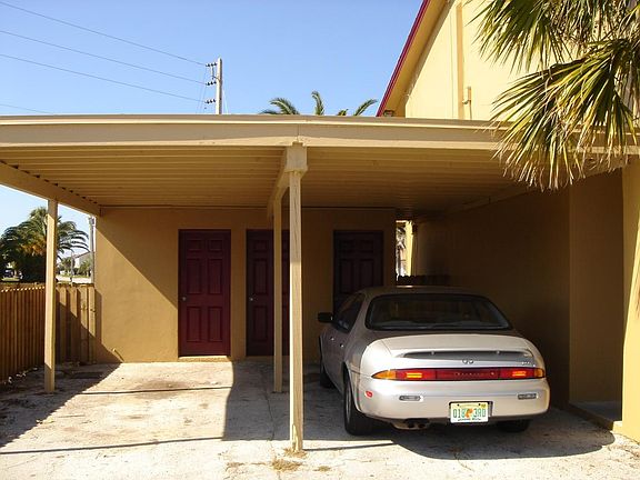 5th image of 2668 Saint Joseph Dr E APT 1