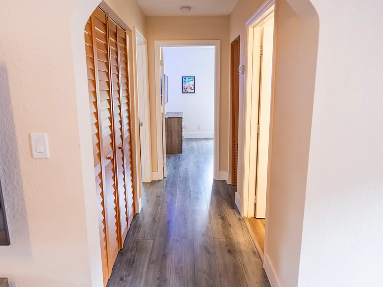 1506 SW 28th Ter — Photo 25