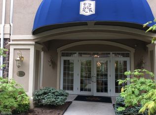 9107 Ravenscroft Rd, Clifton, NJ 07013