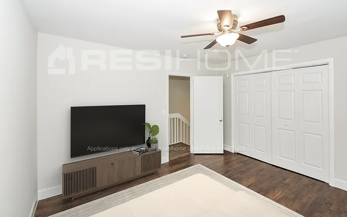 422 Raintree Pl — Photo 8
