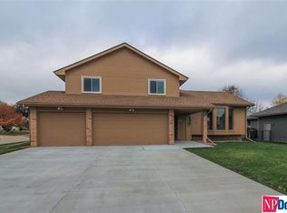7184 Ivy Lane Dr, La Vista, NE 68128