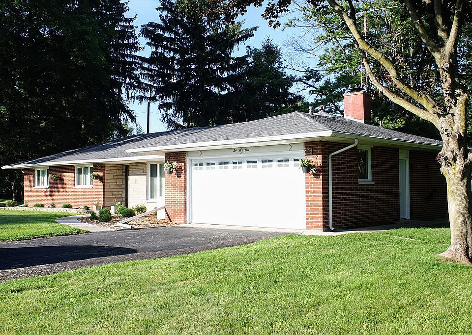 1st image of 201 Fairoaks Dr