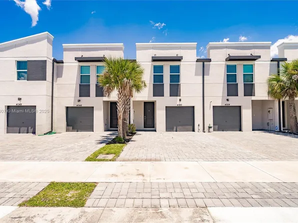 4050 Hot Springs Ave, Palm Springs, FL 33461