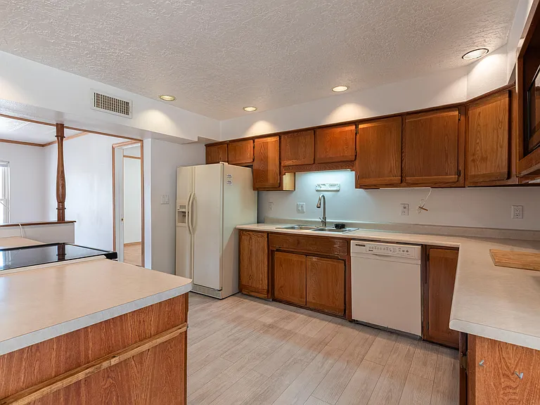 6517 San Francisco Rd NE — Photo 23