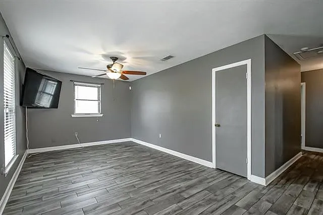 1849 Redwood Dr — Photo 4