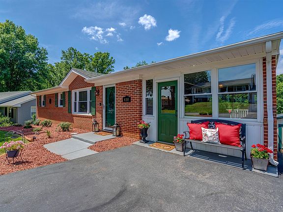 5th image of 410 Aragona Dr