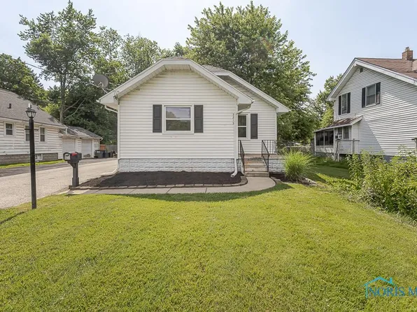 5215 Rowland Rd, Toledo, OH 43613