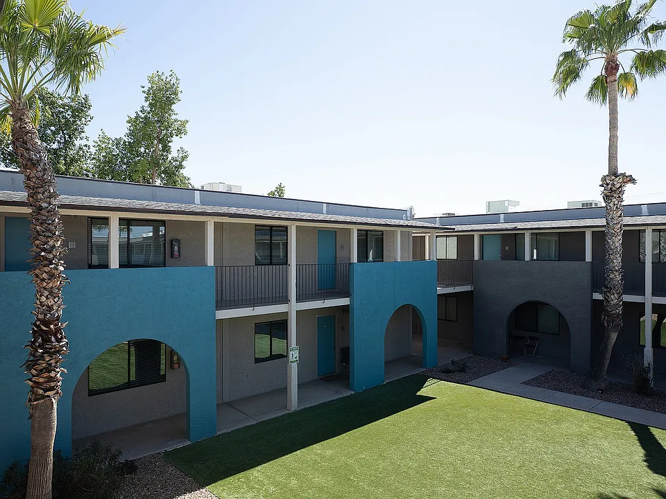 Professional_Courtyard_2