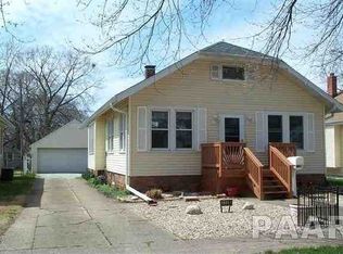 1115 S 4th St, Pekin, IL