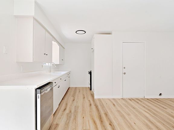 4th image of 351 6th St NE