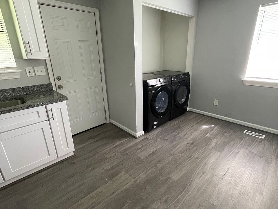 1st image of 1424 Martin Ave