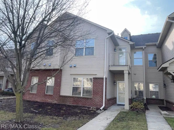 23889 Greenwood Dr #99, Flat Rock, MI 48134