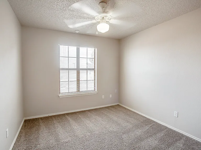 538 N Fulton Ave — Photo 9