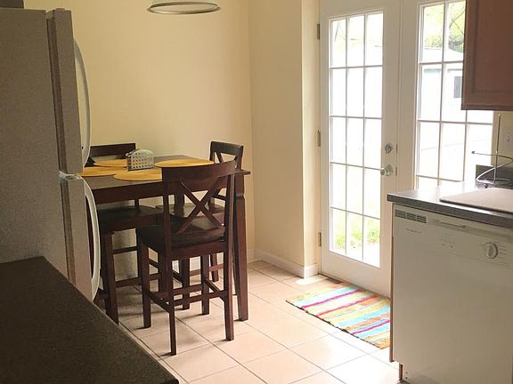 4th image of 8 Hickory Hill Ln #A