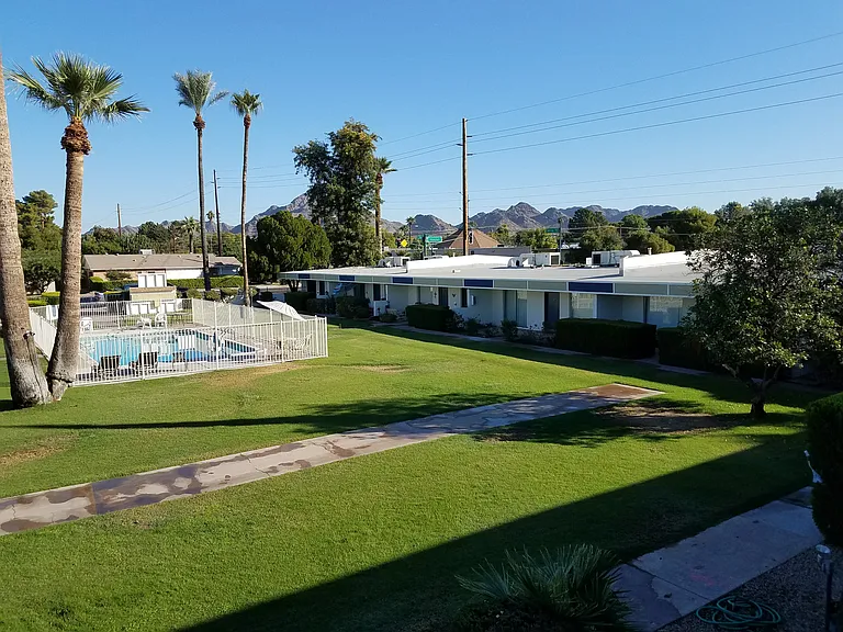 1939 E Missouri Ave #15 — Photo 15