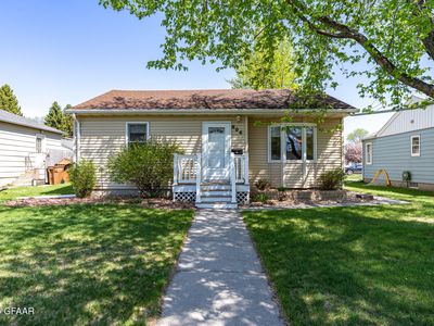 606 11th St NW, East Grand Forks, MN, 56721