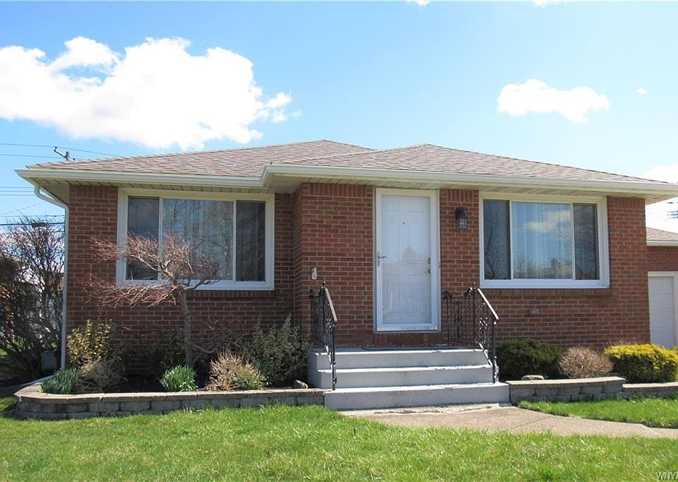 1st image of 21 Cresthaven Dr