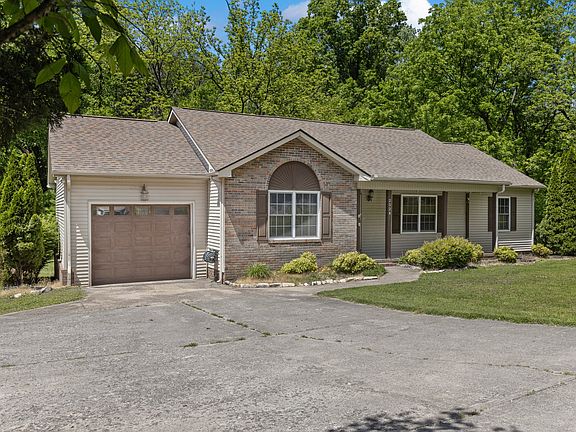 4th image of 2524 Distillery Rd