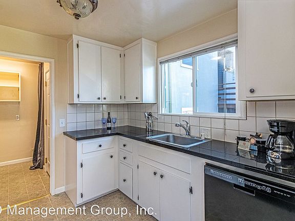 5th image of 475 Stow Ave #A