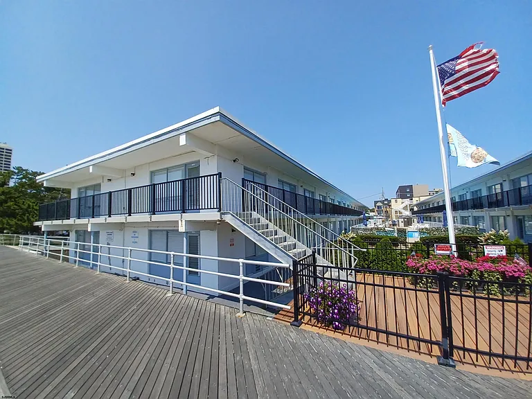 3501 Boardwalk — Photo 23