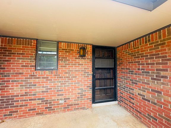 3rd image of 3416 N Lincoln St