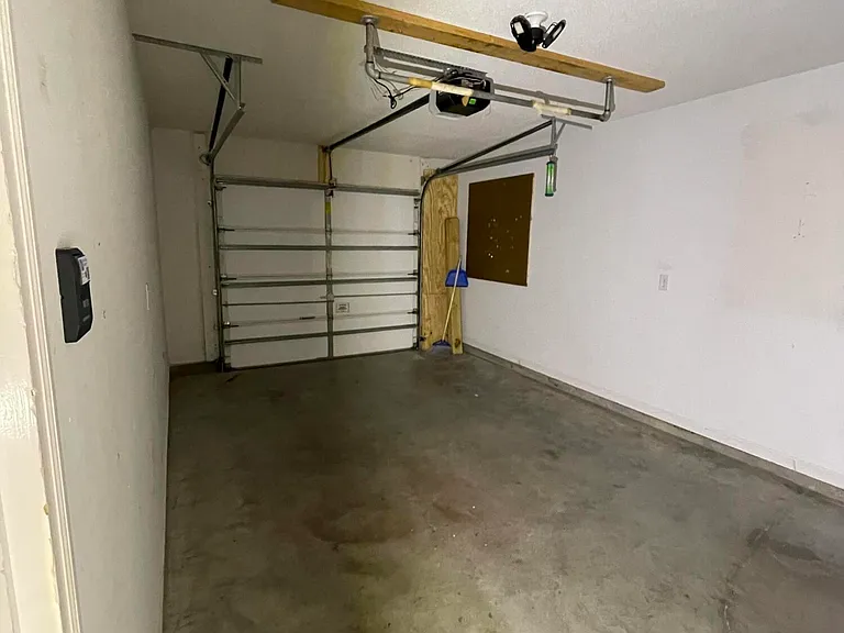 160 Kelly Cir — Photo 25