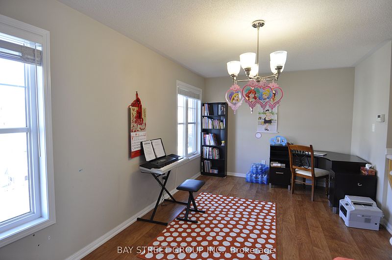 Oakville Townhouse for rent - 3 Bedrooms — photo 4
