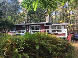 122 Cove Rd, Greentown, PA 18426