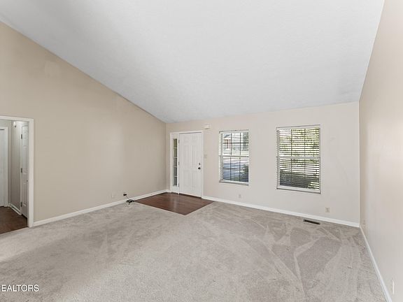 5th image of 838 Claybrook Ct