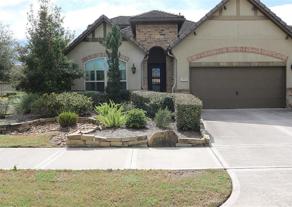1st image of 4818 Fairford Dr