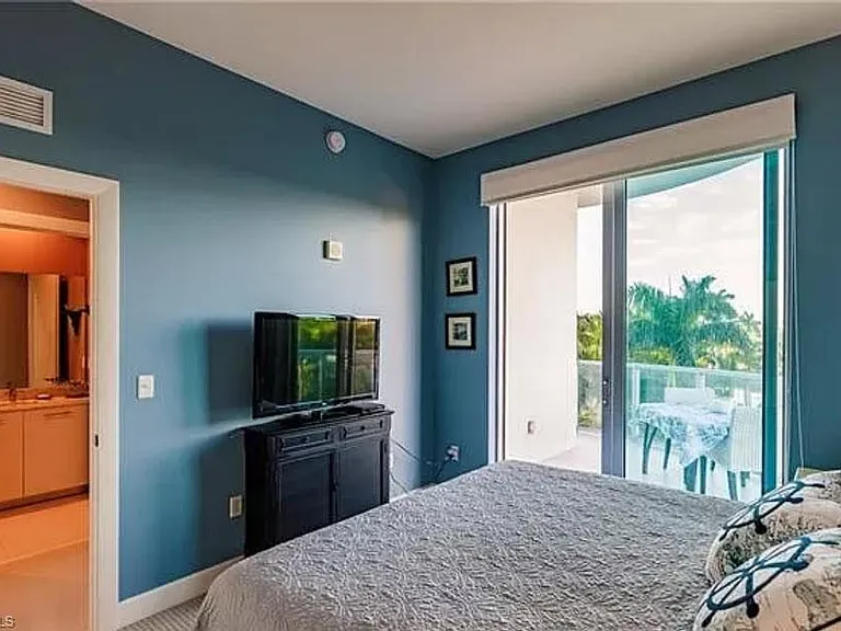 3000 Oasis Grand Blvd #401 — Photo 16