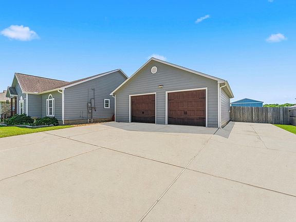 4th image of 1320 Oregon St