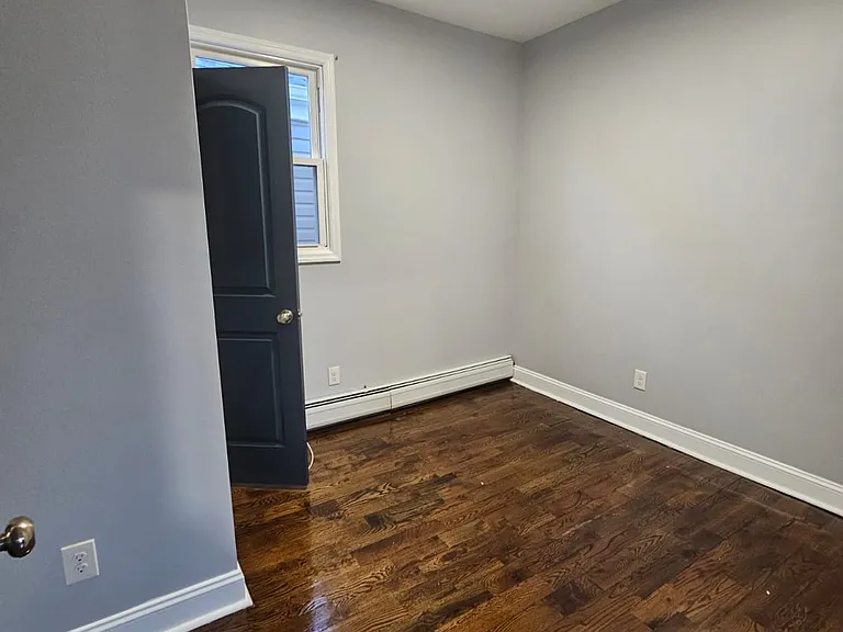 8 William St #2 — Photo 3