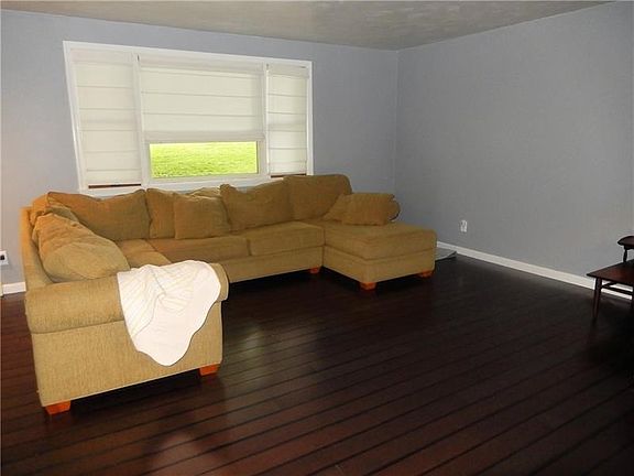 4th image of 215 Limberline Dr