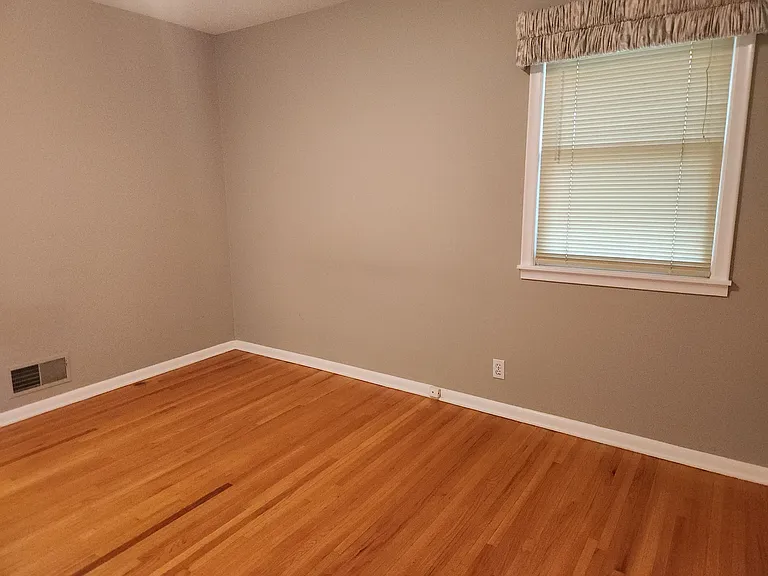 2501 Ford Rd — Photo 15