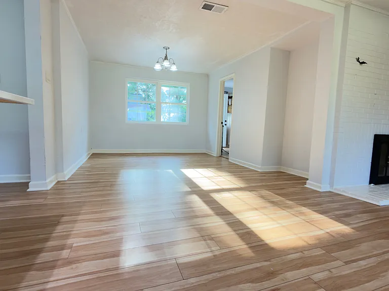 501 Mills Ave — Photo 5
